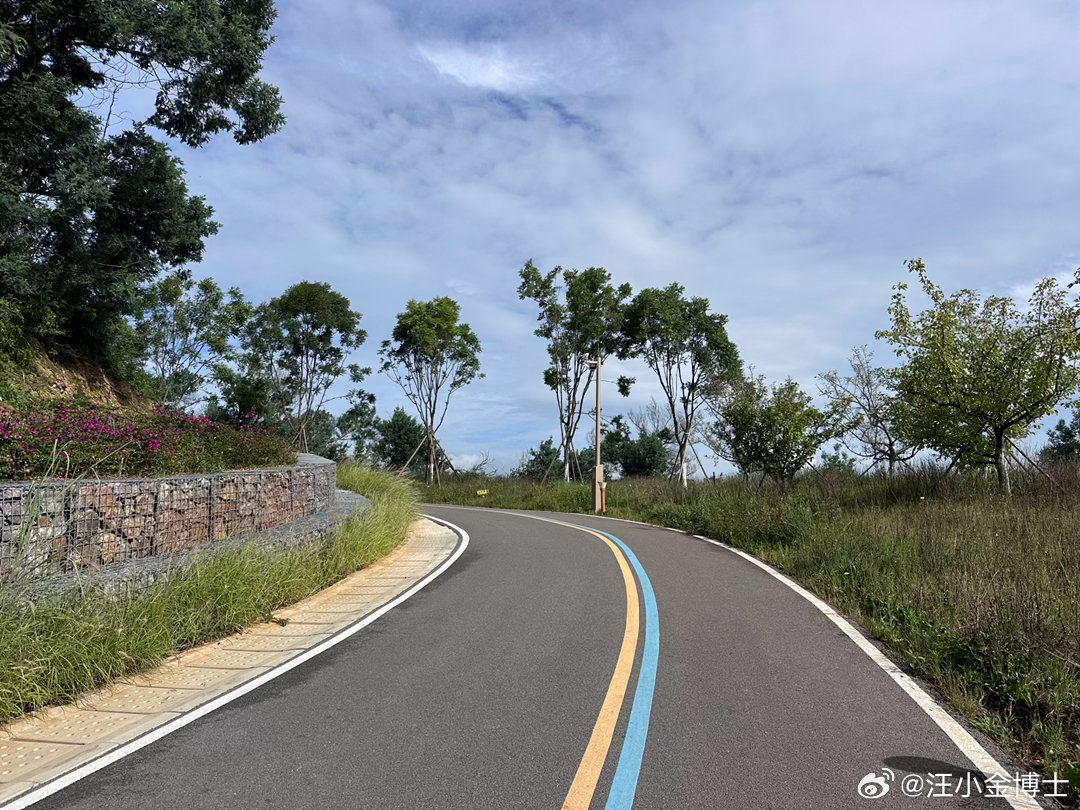 又跑梅家山！半程马拉松，270米爬升！绿道太美！ 昆明·滇池绿道山之桥
