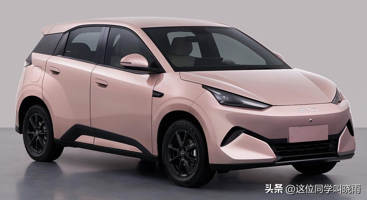 OPPO作为最早做大“阔折叠”屏的品牌，当时的OPPO Find N2被称为小胖