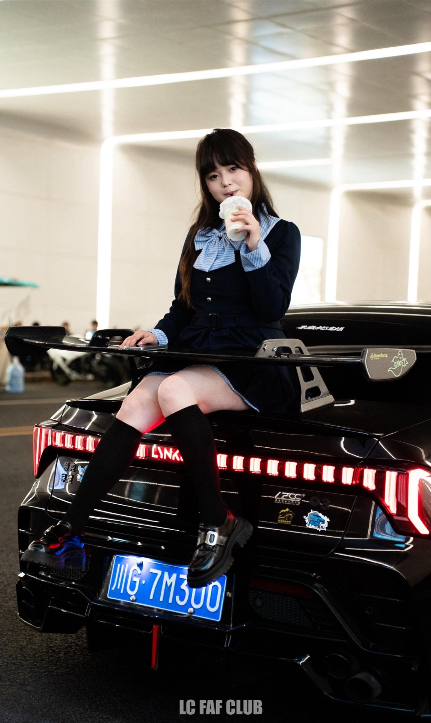 你手机相册里的车，总有一天会出现在你面前。希望你们懂这种感觉  安静的欣赏