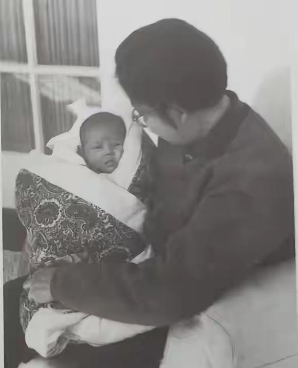 1972年初，李敏产前找到毛主席说：“继宁都10岁了，也该再要一个了，就是担心养