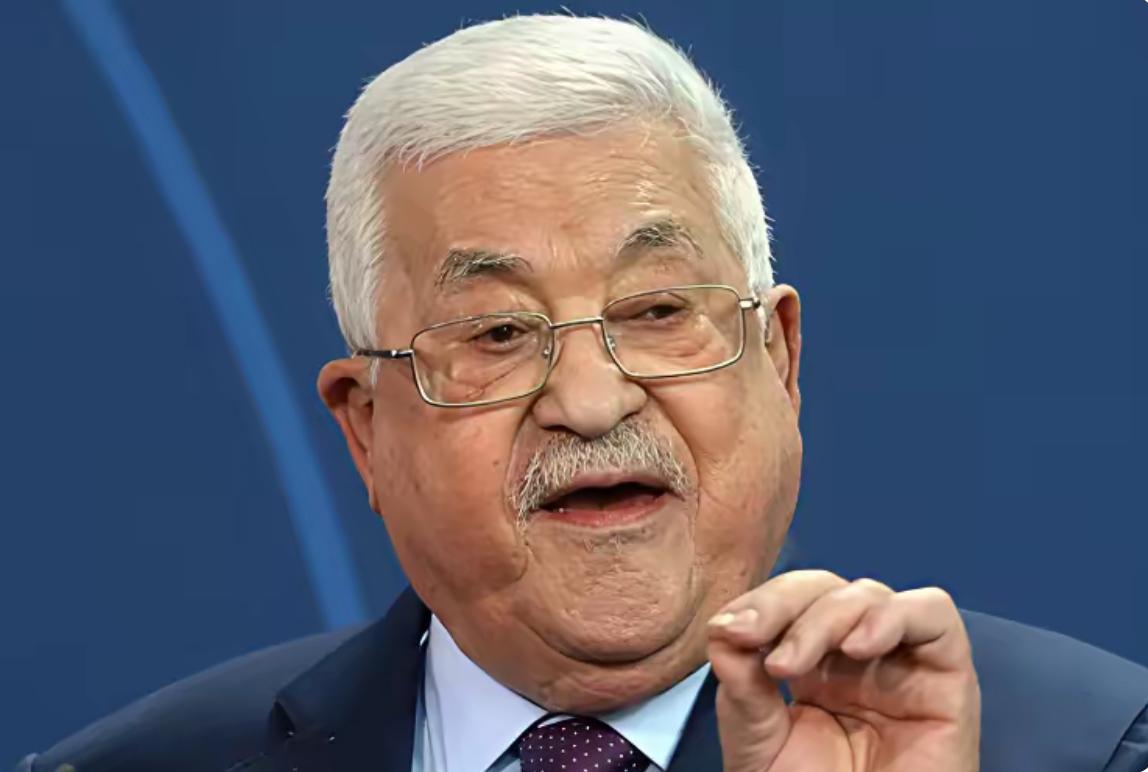 阿巴斯这操作真让人摸不着头脑。全球都在为巴勒斯坦鸣不平，声讨以色列的恶行，可他倒