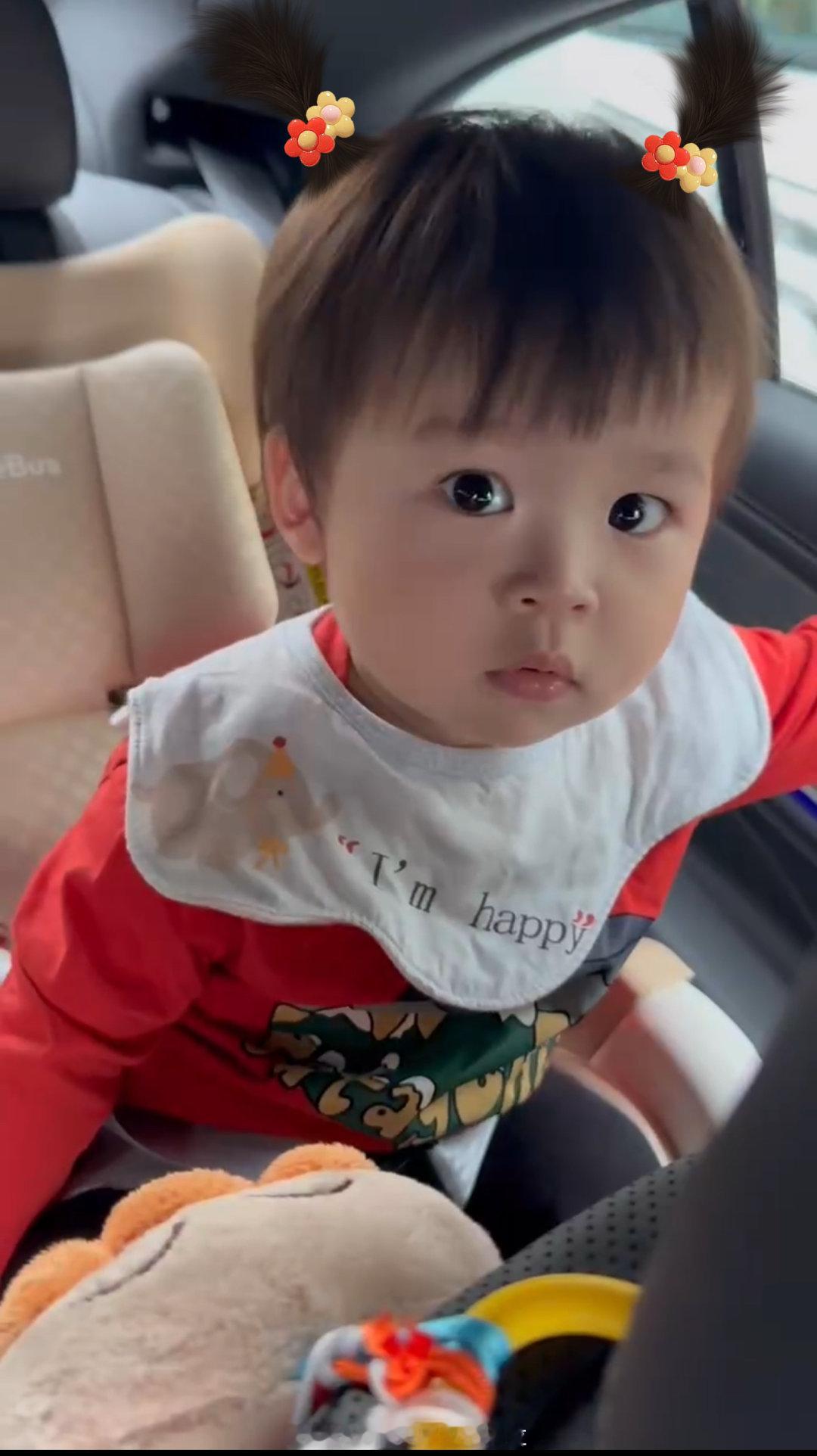 今天钓鱼佬接Ryu酱放学，我帮他P了个辫子上去，真的很像小女孩[融化] ​​​