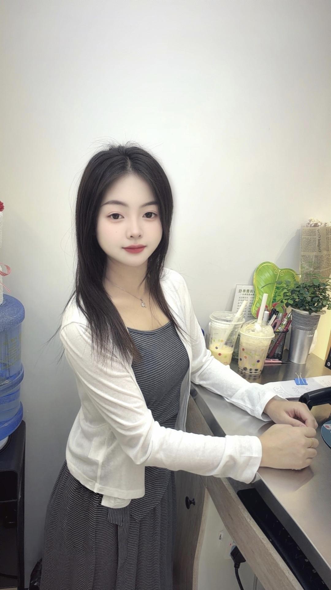 或许换个时间，好多人都合适，只是这一生山高路远，我们不过尔尔。