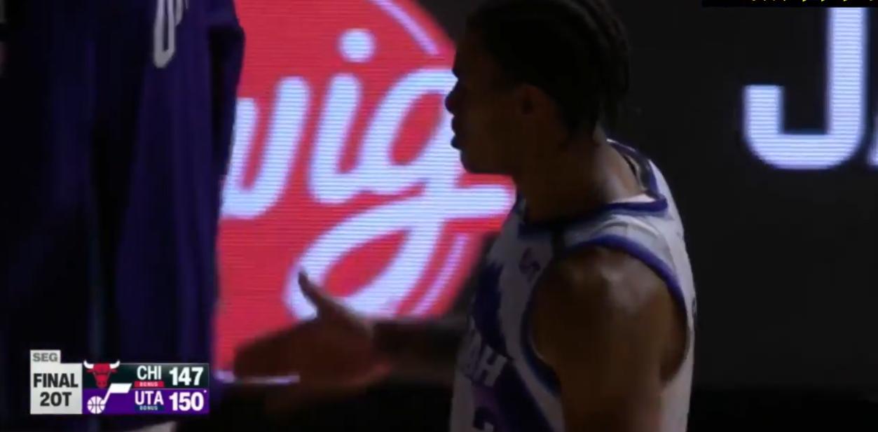 25-26赛季NBA常规赛，爵士双加时150-147险胜公牛，爵士队后卫乔治投进