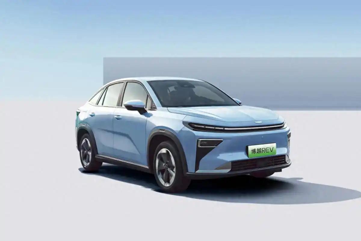 吉利博越一直以来都是紧凑型SUV市场的头部车型之一，也算是吉利在燃油市场中的“明