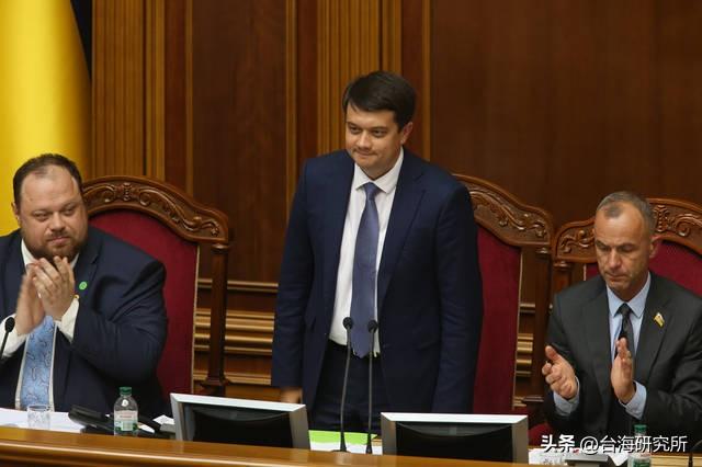 乌克兰议员爆料征兵残酷真相

该国征兵办每年收受贿赂超30亿欧元
支付8000-