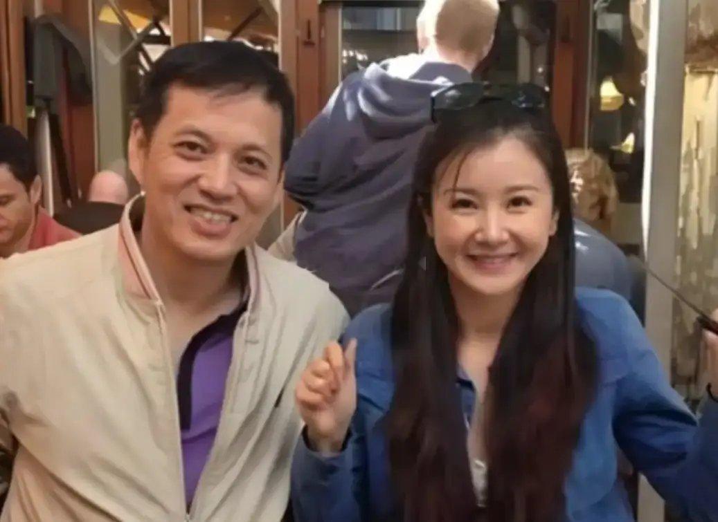 孙菲菲曝前夫有“绿帽癖”，整天幻想她出轨，还怀疑孩子是别人的，问题是为什么会给对