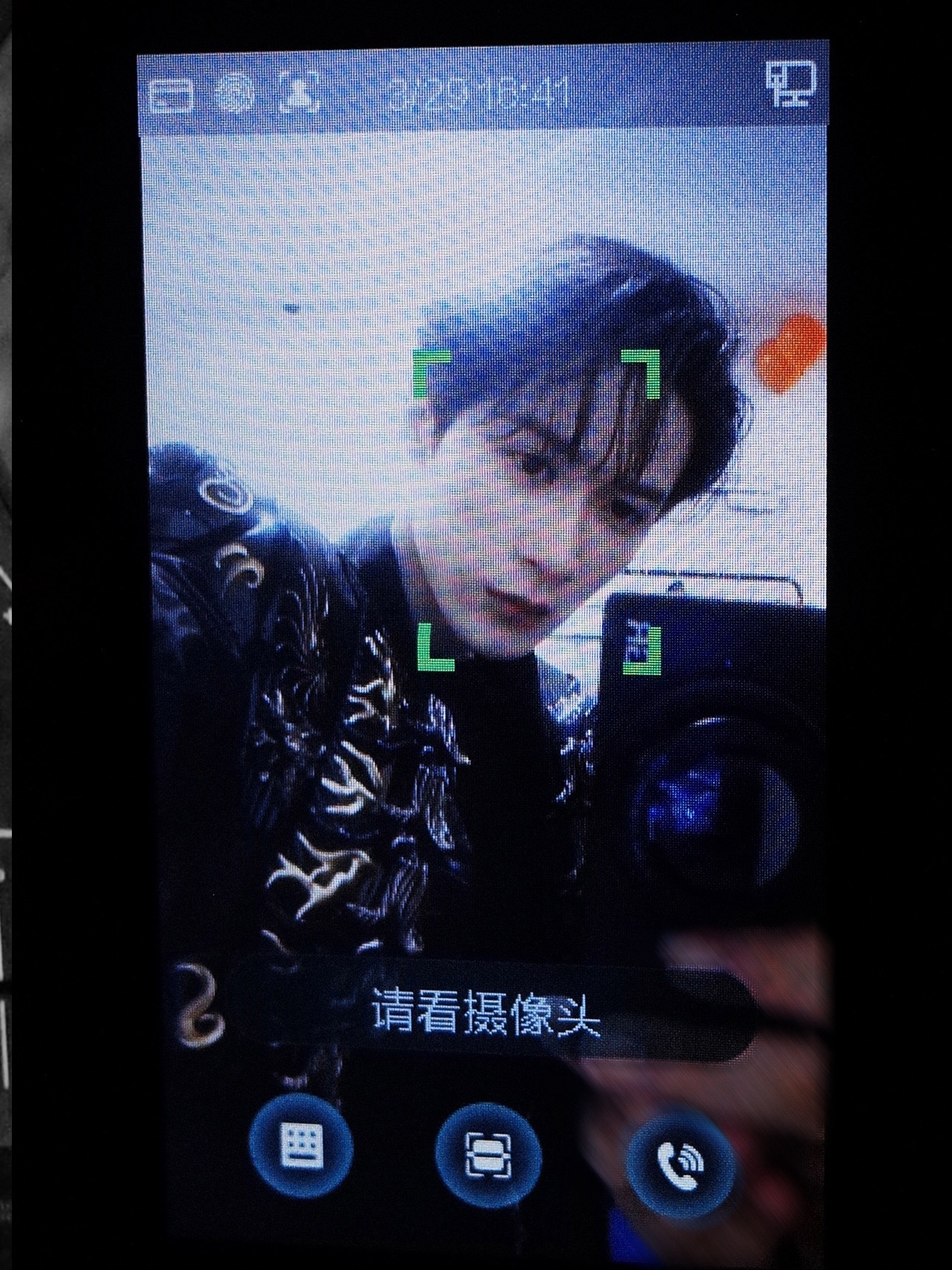 我要看这两张自拍