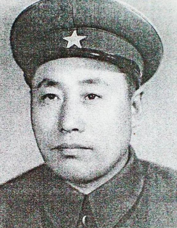 1944年，东北抗联将领于天放不慎被日军抓住，他夜里借口上厕所，用烙铁狠狠砸向看