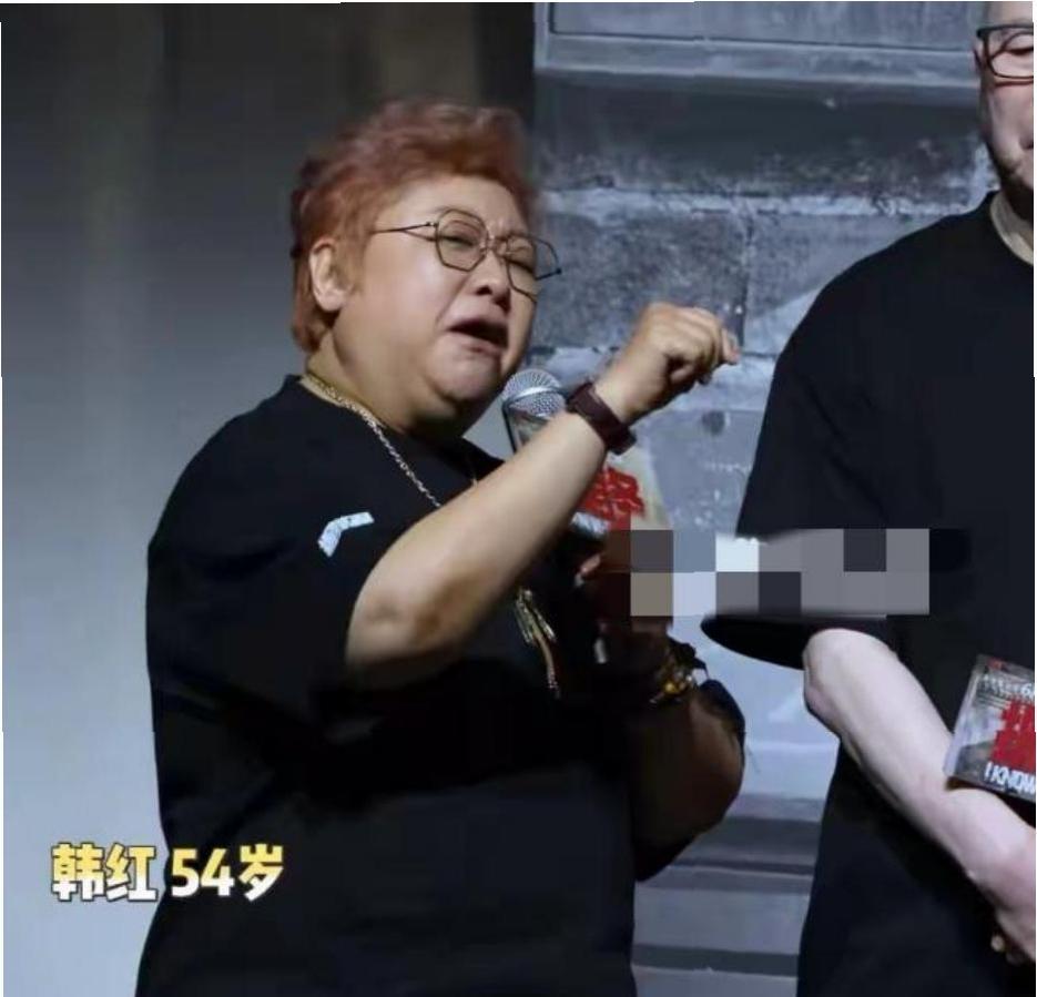 人民爱戴的歌唱家为朋友的新片宣传有错吗？
今日因韩红的一句“走个面”被网曝！为盆