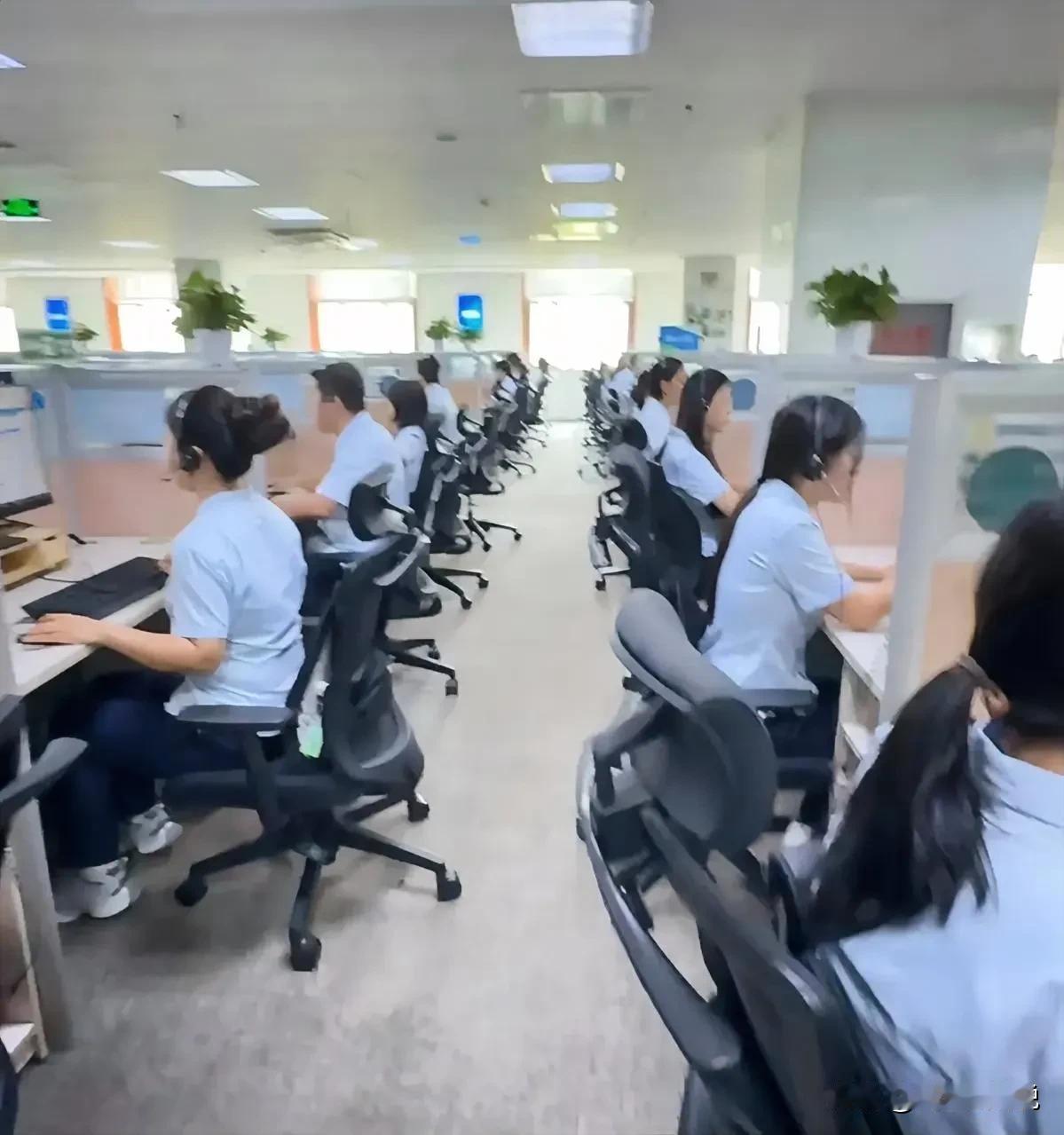这才是高手！客户服务部换了新负责人后，处处针对客服主管，连我们外部门都能看出来他