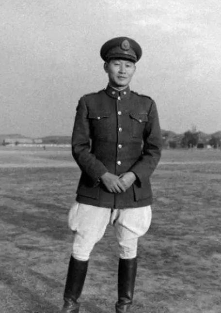 1997年中国准备挖秦岭18公里的隧道，中国需要盾构机，德国开价一台3.5个亿，