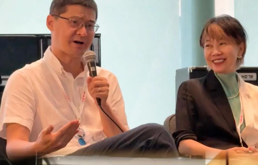 赵宏和罗翔是20多年的老朋友
真的是没想到啊！
赵宏说他最庆幸的事就是认识了罗翔