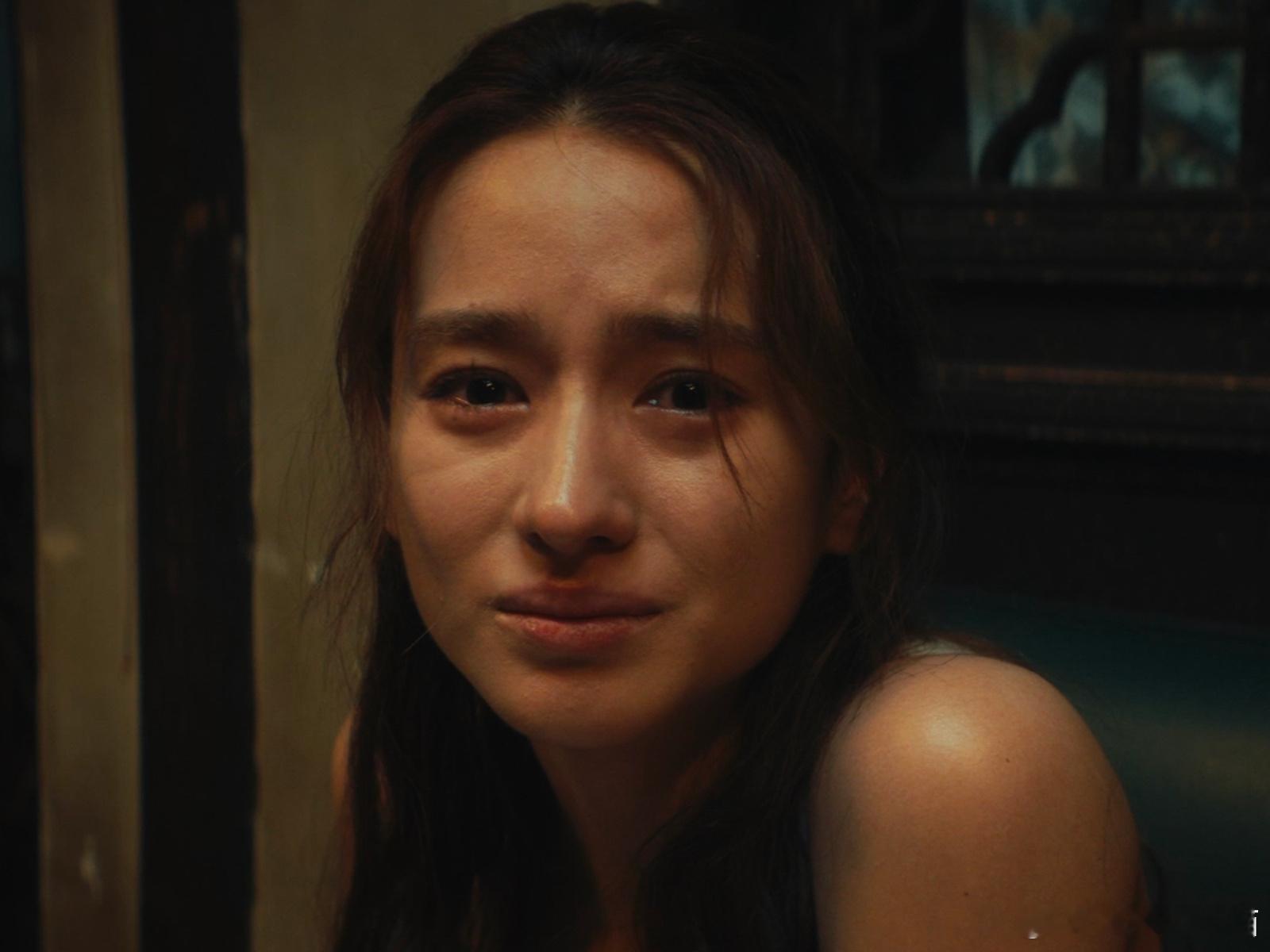 李宛妲一镜到底哭碎心 李宛妲把悲痛演得简直太到位了，一镜到底，转身的那一刻眼泪就