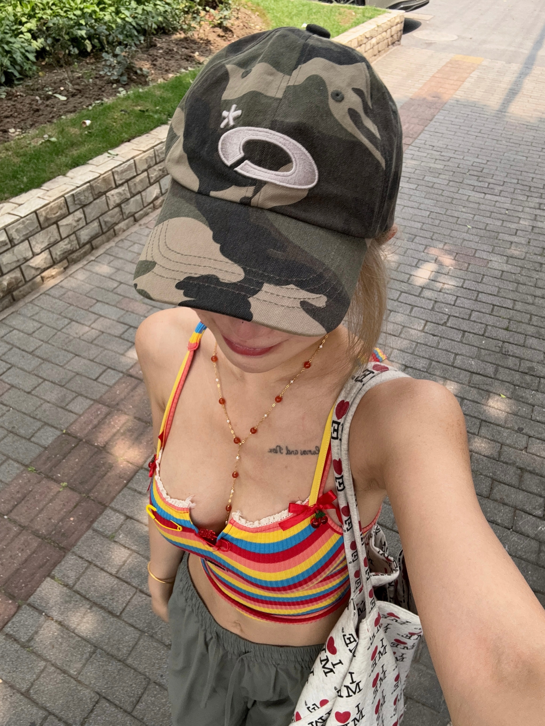 出发去小红书聊合作，回老东家惹！聊完工作下午是攀岩dating，嘿嘿，幸福。 