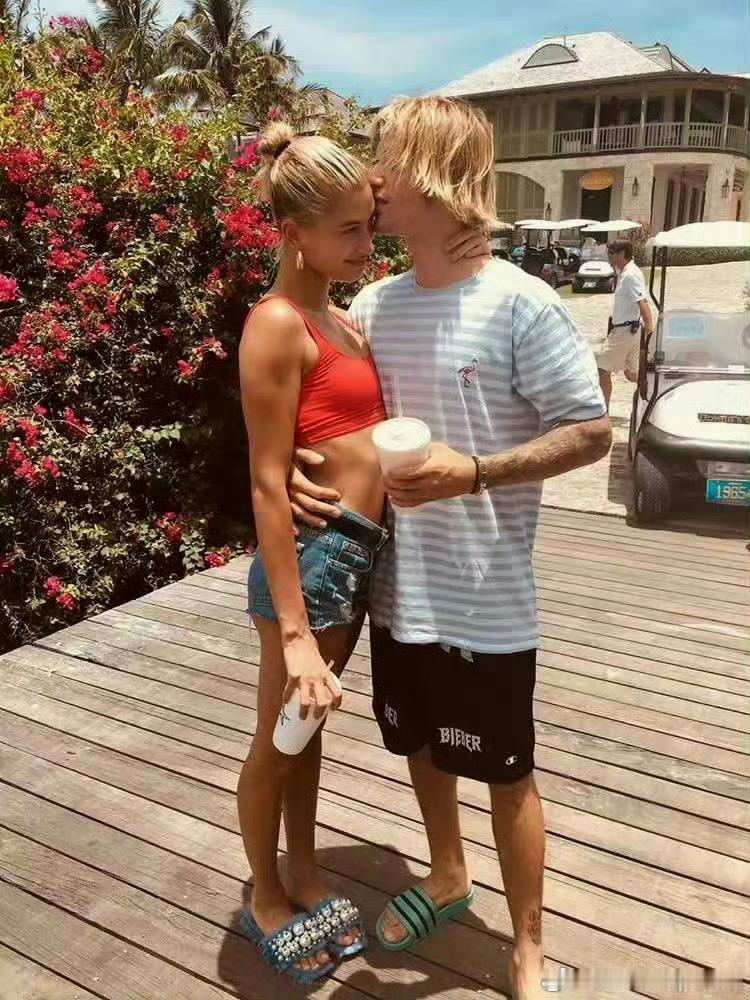 巴哈马之旅！7月7日:Justin Bieber向Hailey Bieber求婚