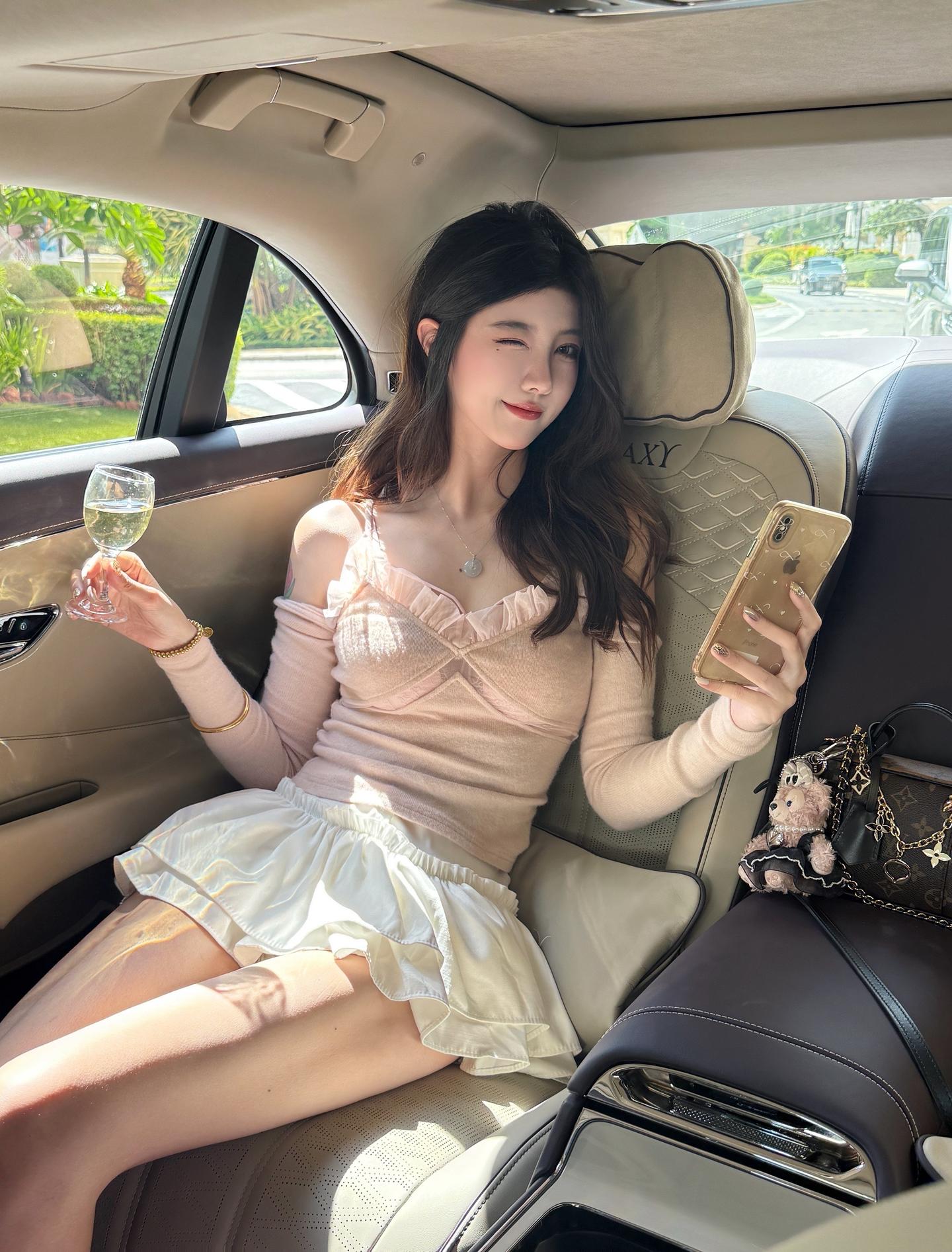 宝宝 要陪你吃苦这种鬼话我实在说不出口  要不你找她吧