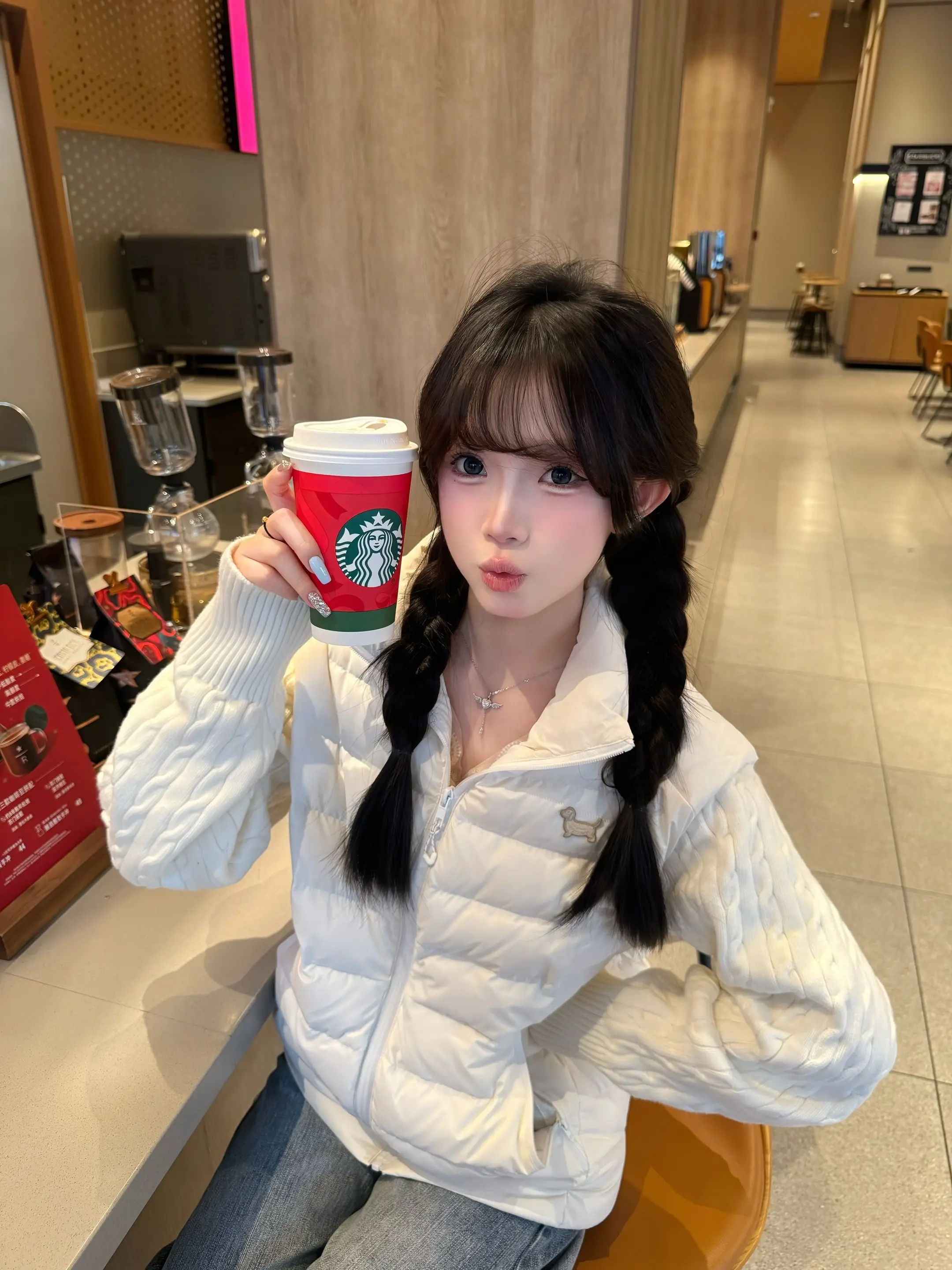 去为了一个人改变是没有意义的 总有人喜欢你的一切