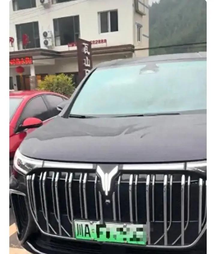绝！四川瓦屋山游客发视频停车五小时不到，竟惊现两千一百多多万停车费！？到底是系统