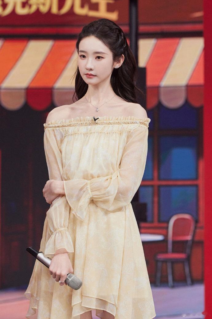 张艺凡没有强心脏干不了这活心动挑战全程高能营业，一边入戏对戏一边稳住心跳，忙到分