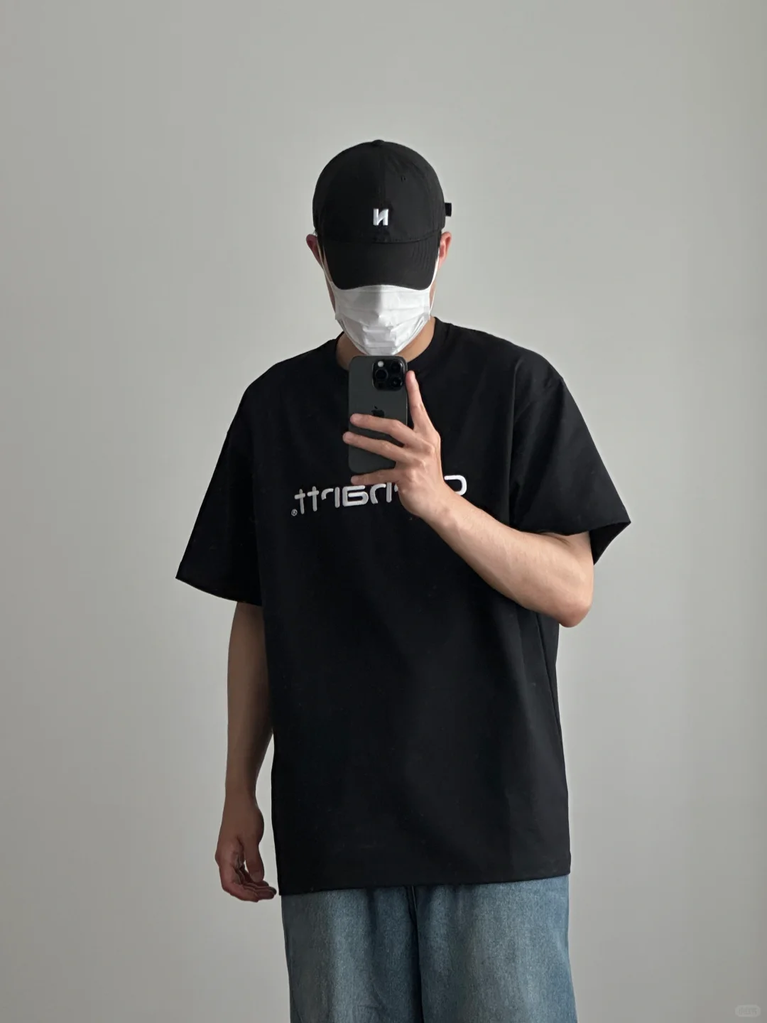 男生爱穿的黑白T恤 简单干净