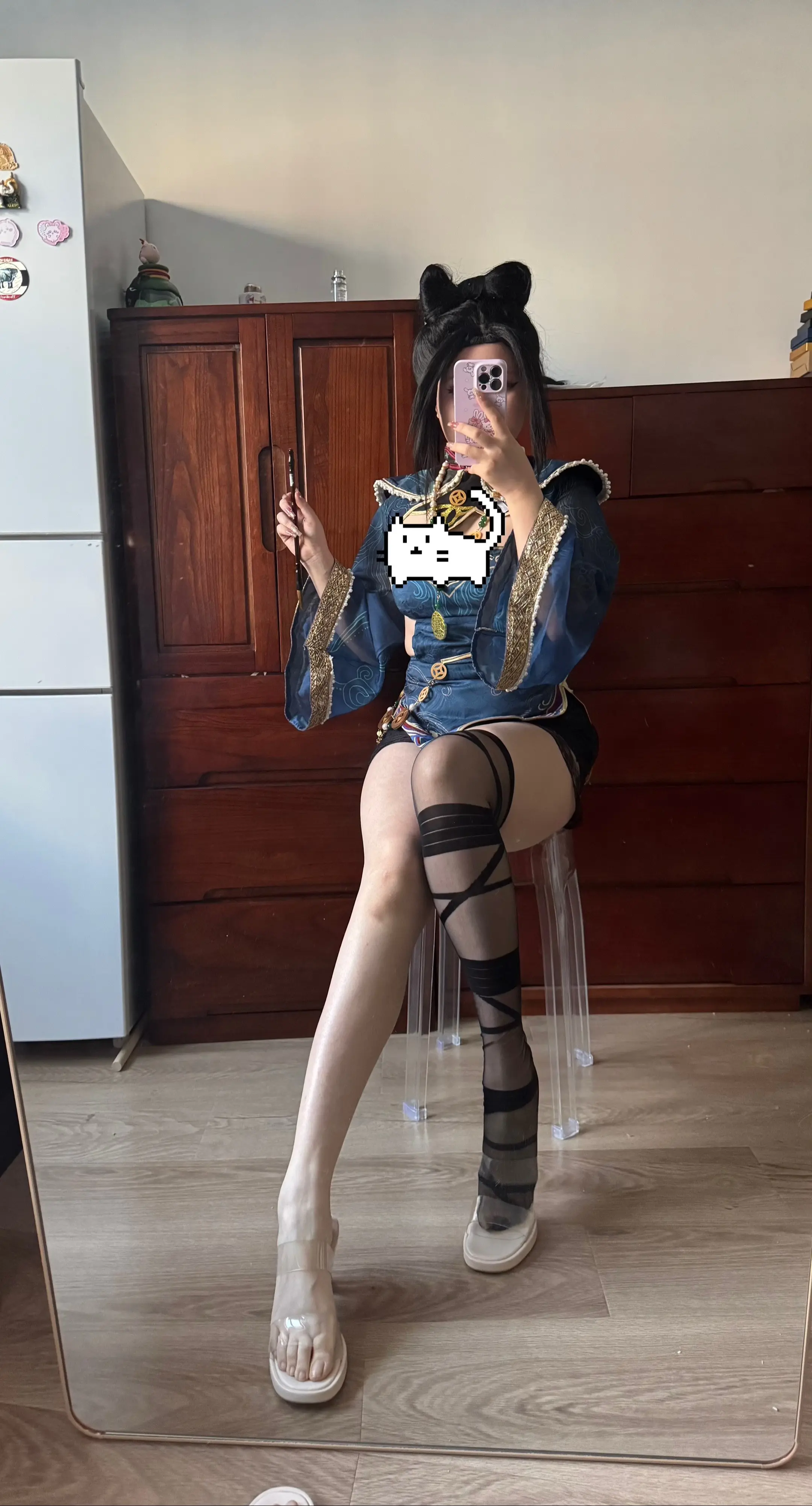 人的心必须被什么东西填满 悲伤就很合适 跟海绵一样被眼泪泡一泡就开始膨胀