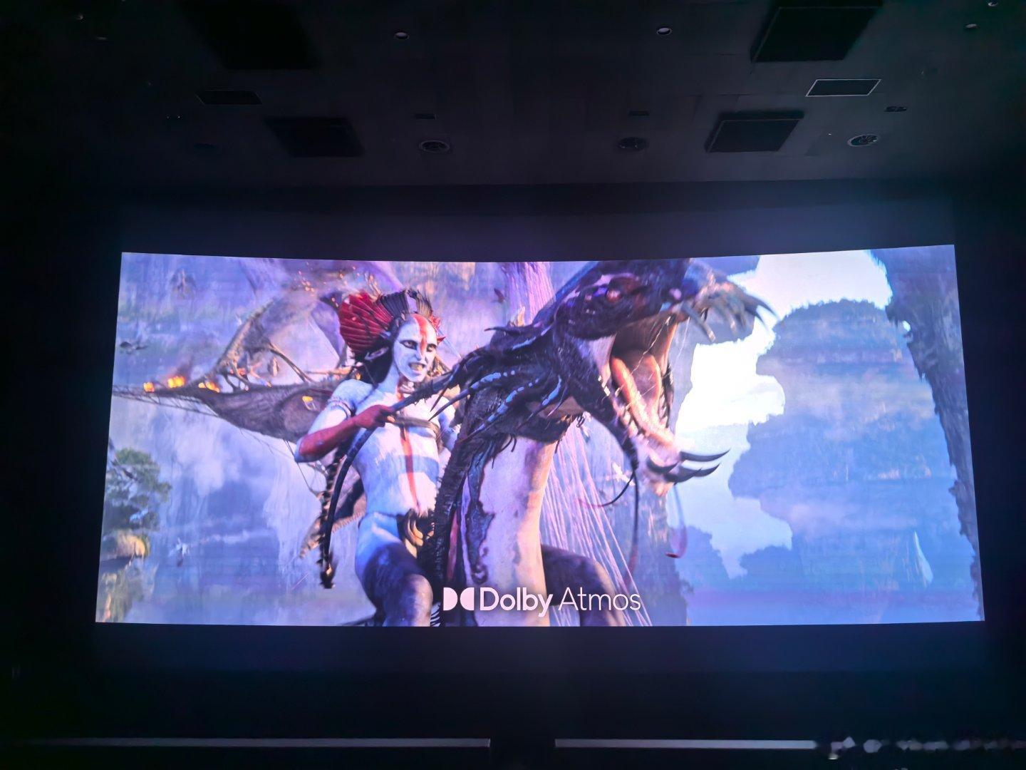 韩国人最爱的阿凡达3，其他韩影全部躲开了 。话说这里的阿凡达贴片了动物城的，超强