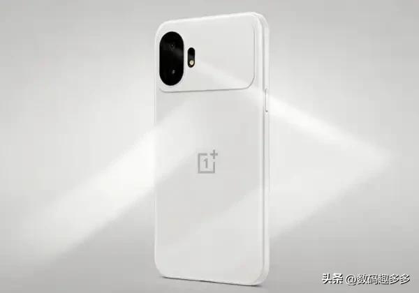 据爆料，一加15T将搭载一颗5000万像素的潜望式长焦镜头，等效焦距为85mm，