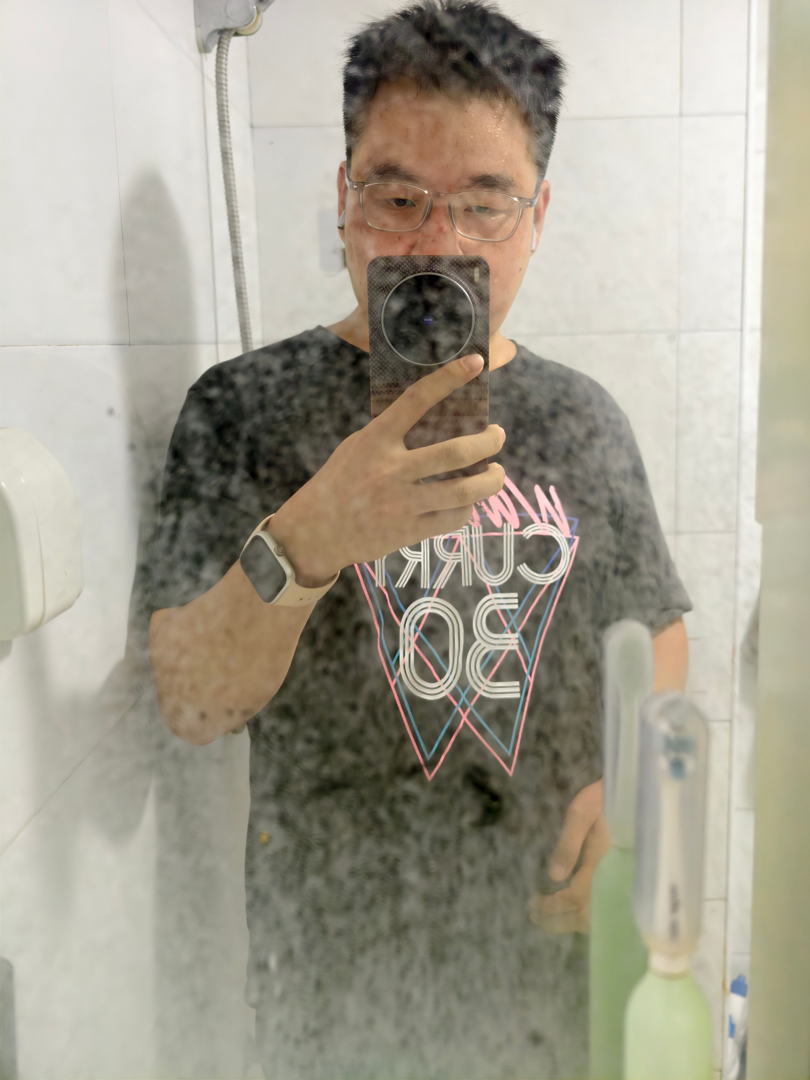 现在这天气室外跑步真是太热了，跑完短袖都能拧出来一大摊水。跑步我的日常plog老