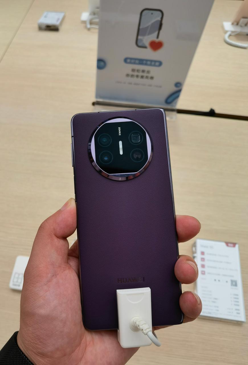 难怪华为敢把Mate X5卖到上万块，今年上手过五六台大折叠了，做工质感能比华为