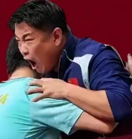 停止对立！
弘扬正能量
国乒经不起	
内耗!	
赛场之外的网络乱象，
正在不断消