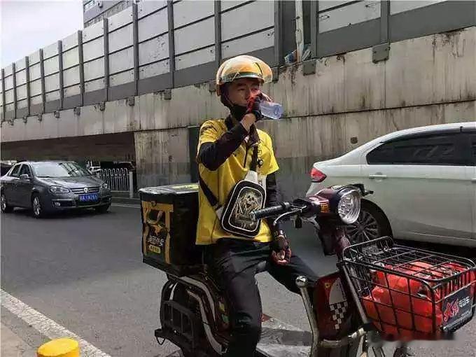 外卖？拒收？仅仅是因为心情不好？这种事在我这里肯定干不出来。

事实上我也很少点