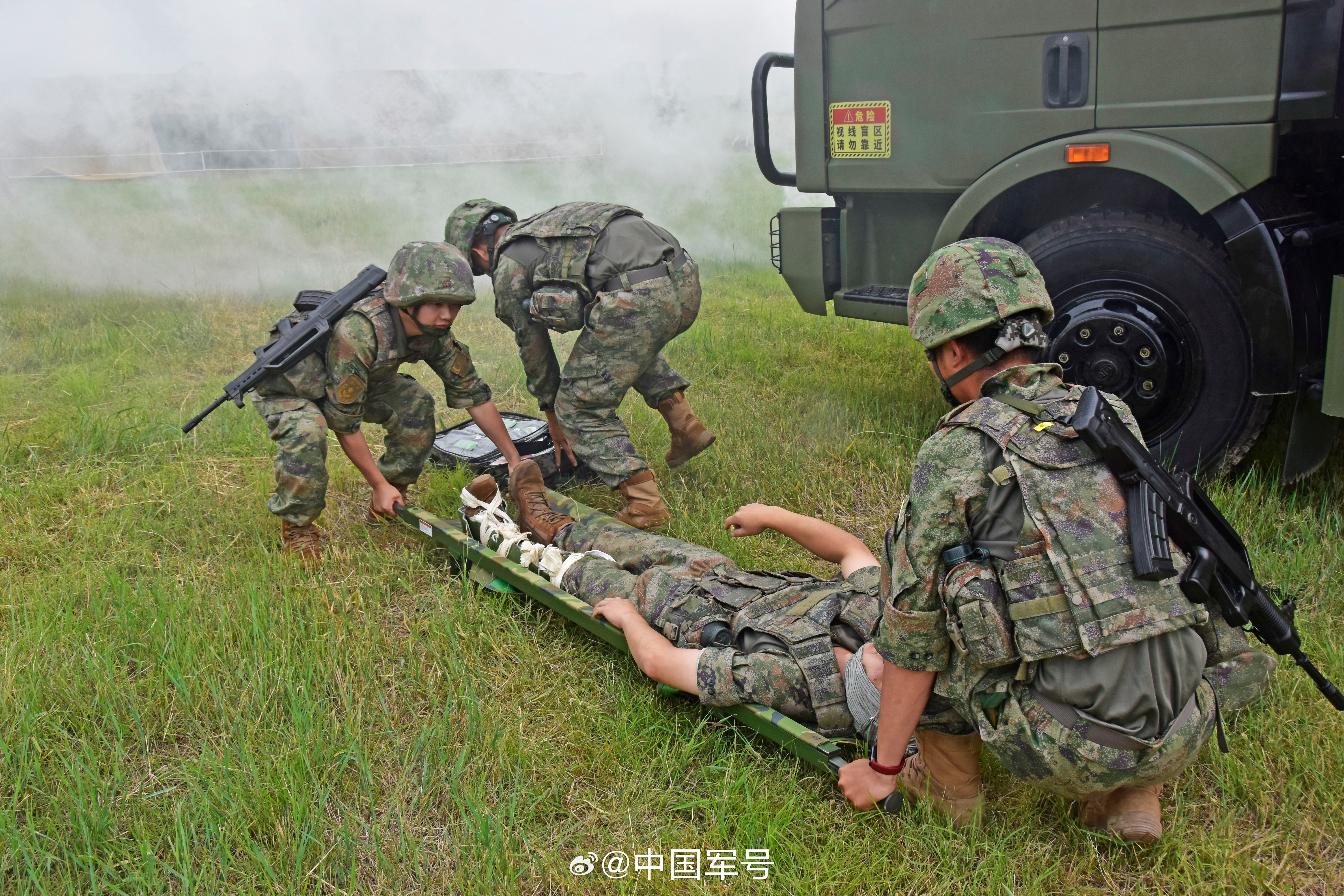 【这才是真正的硬核保障天团】运输防卫、战场救护、铁路装载、油料补给……近日，中部