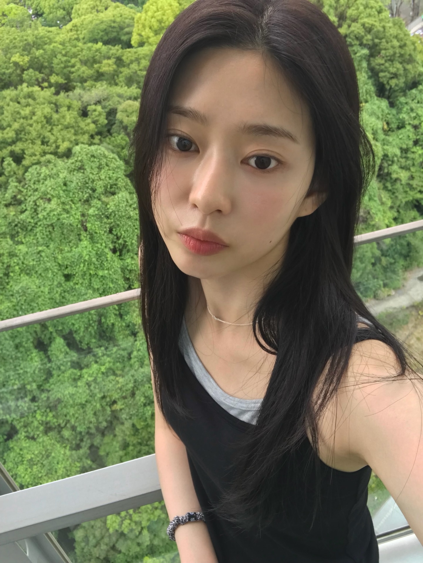 金珉周 INS更新🖤🍃 