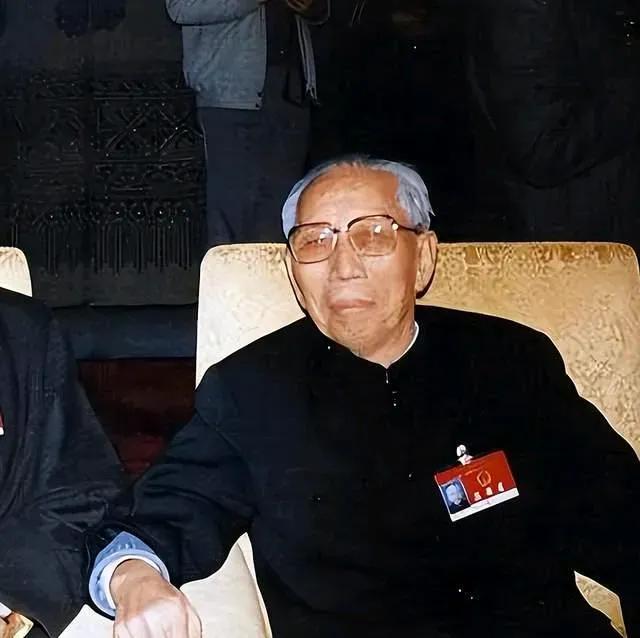 1990年，76岁的湖北随州人廖复初刑满出狱。他曾是开明乡绅，1945年家族捐粮