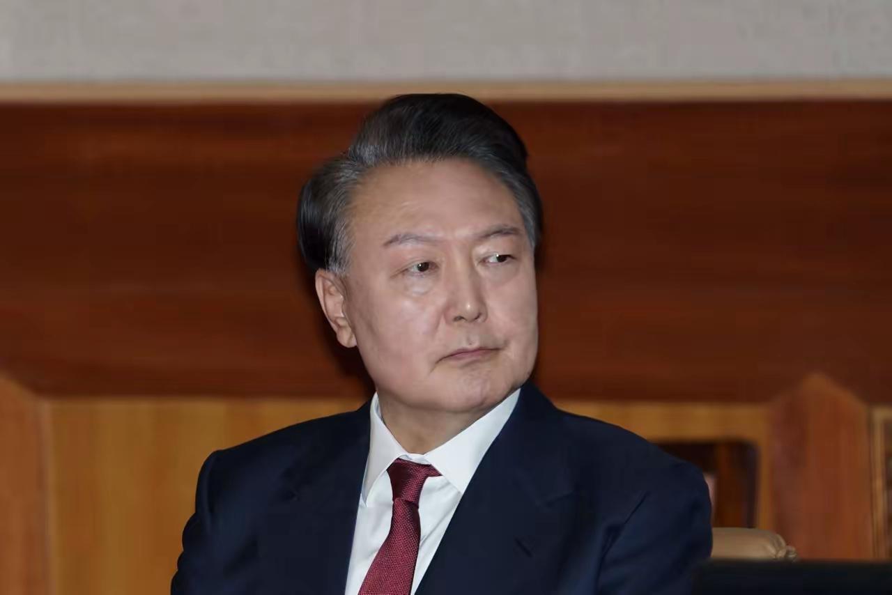 最新消息，15点04分财联社发布消息，韩国首尔中央地方法院就前总统尹锡悦涉嫌发动