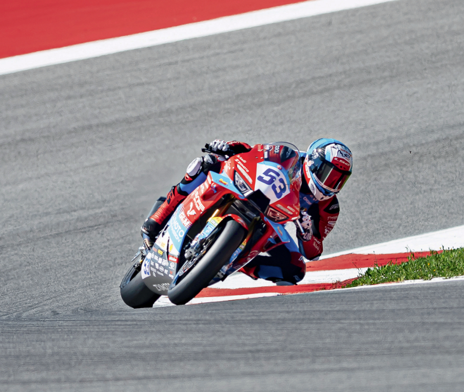 【张雪说我就是国际一线品牌】张雪回应有人担心他会塌房 “还有最后一圈！就让后面的