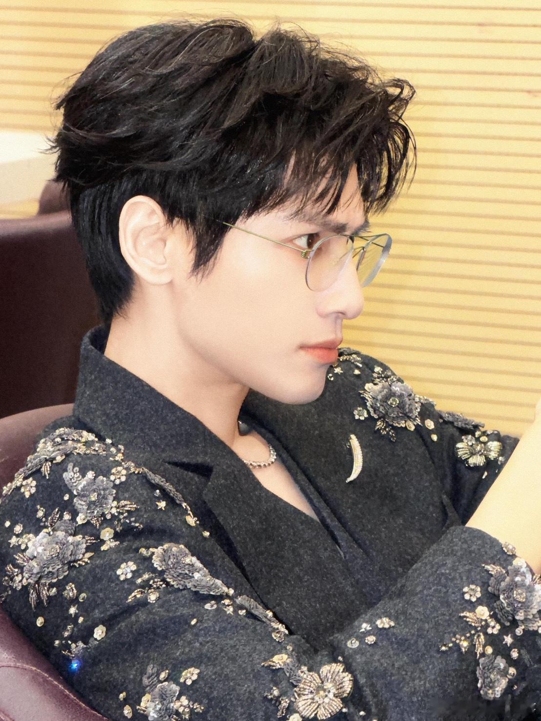 罗云熙齐思哲 ✨罗云熙黎斯 在几分钟就能听到三专啦