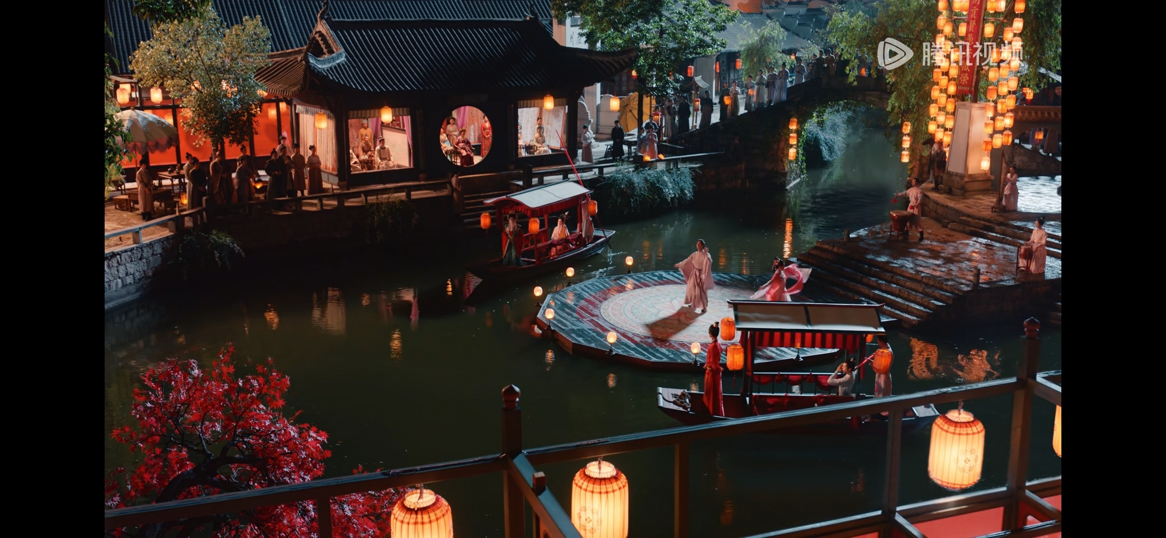 似锦 类似现在各大景点晚间节目咯？ ​​​