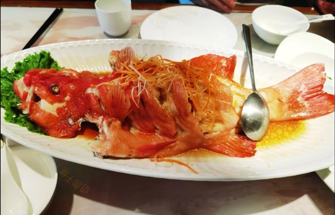嫉妒使我面目全非！教授大叔驱车三十余里，只求与他共食一餐。教授明知道他有大叔，而