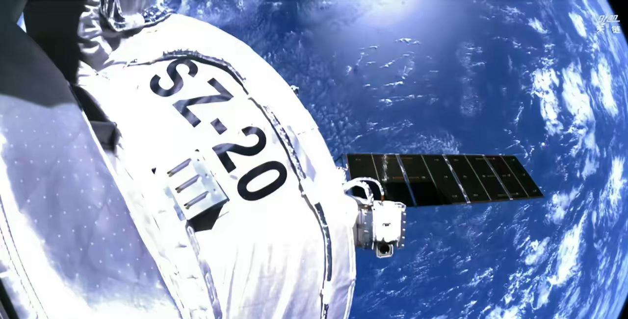 果不其然，官宣了，20的舷窗是在里面补，出舱在外面修玻璃难度大，拆玻璃确定不了强