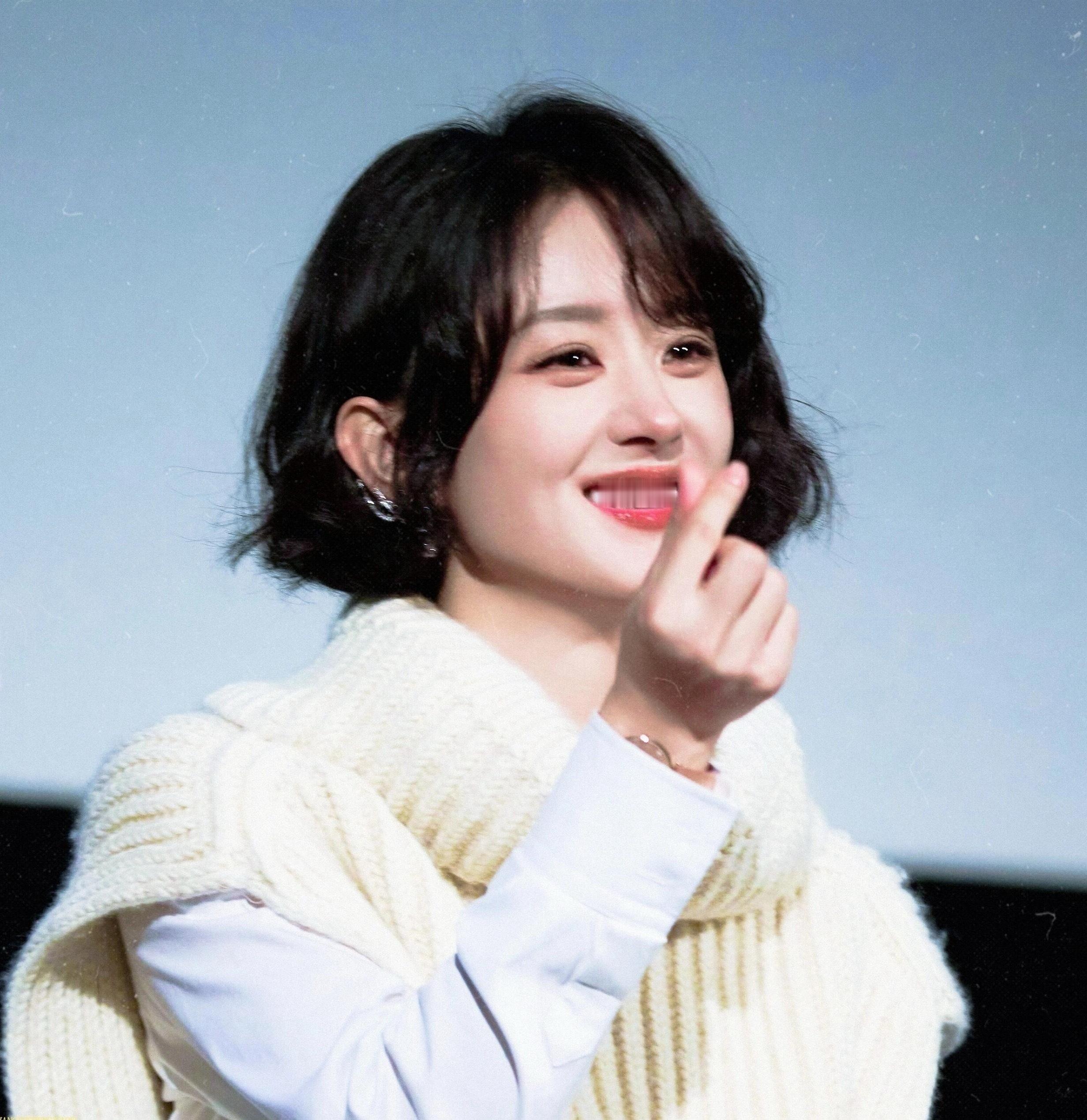 其实好多人不是因为赵丽颖红了才喜欢她的，而是见到她第一眼就喜欢了，因为真的没几个