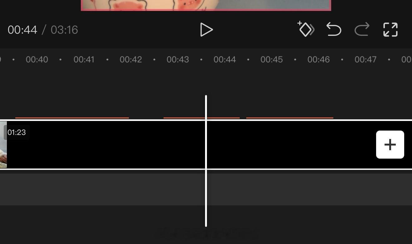 有没有家人知道我的剪映剪着剪着我的素材就会变成黑的，然后拖不动，一卡一顿的，但是