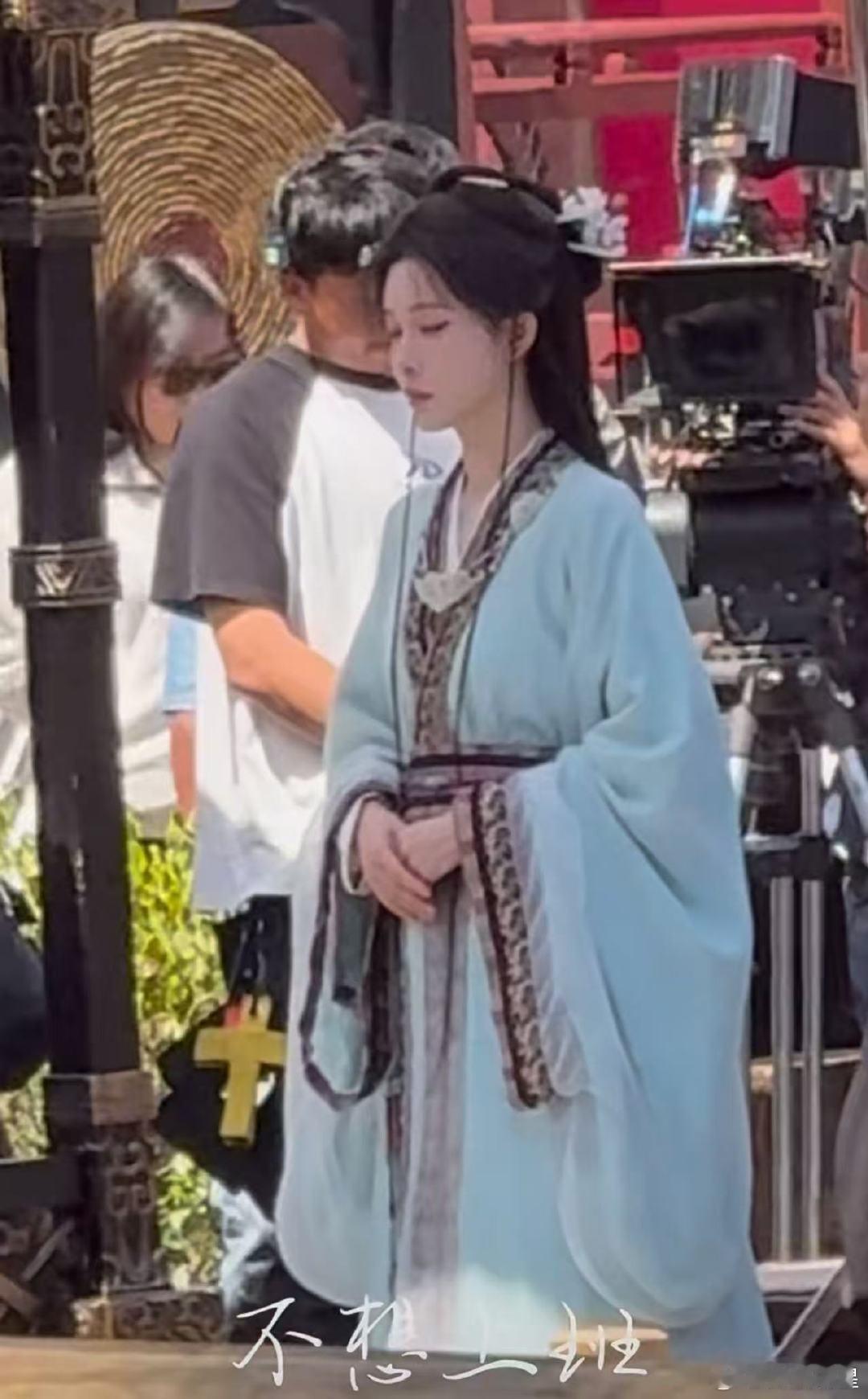 孟子义片场站着睡着了孟子义片场站着睡着了！孟子义演我上早班