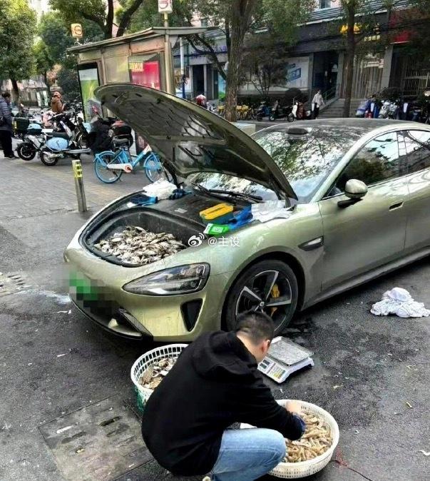 不得不说，这车主是个狠人。 