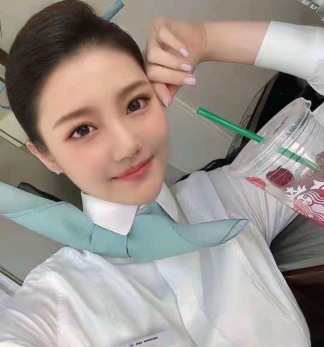 元气满满的早班打卡，咖啡提神一整天！😊☕️