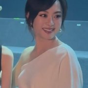 孙俪老实人豁出去了红唇吊带裙！颜老师豁出去真的美疯啦～ 