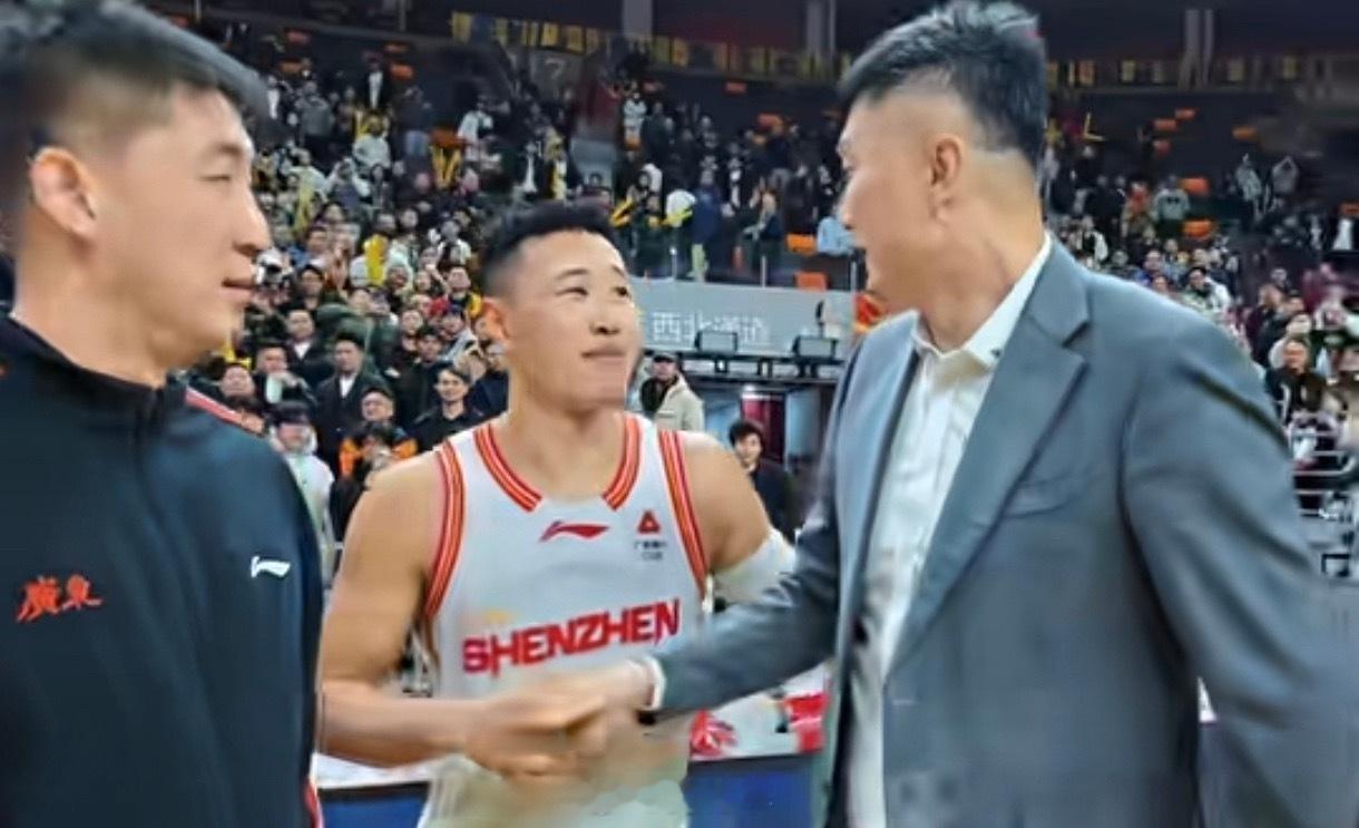 贺希宁实在是太凶了，今天独得32分9篮板2助攻2抢断，命中最后两个关键罚球，率领