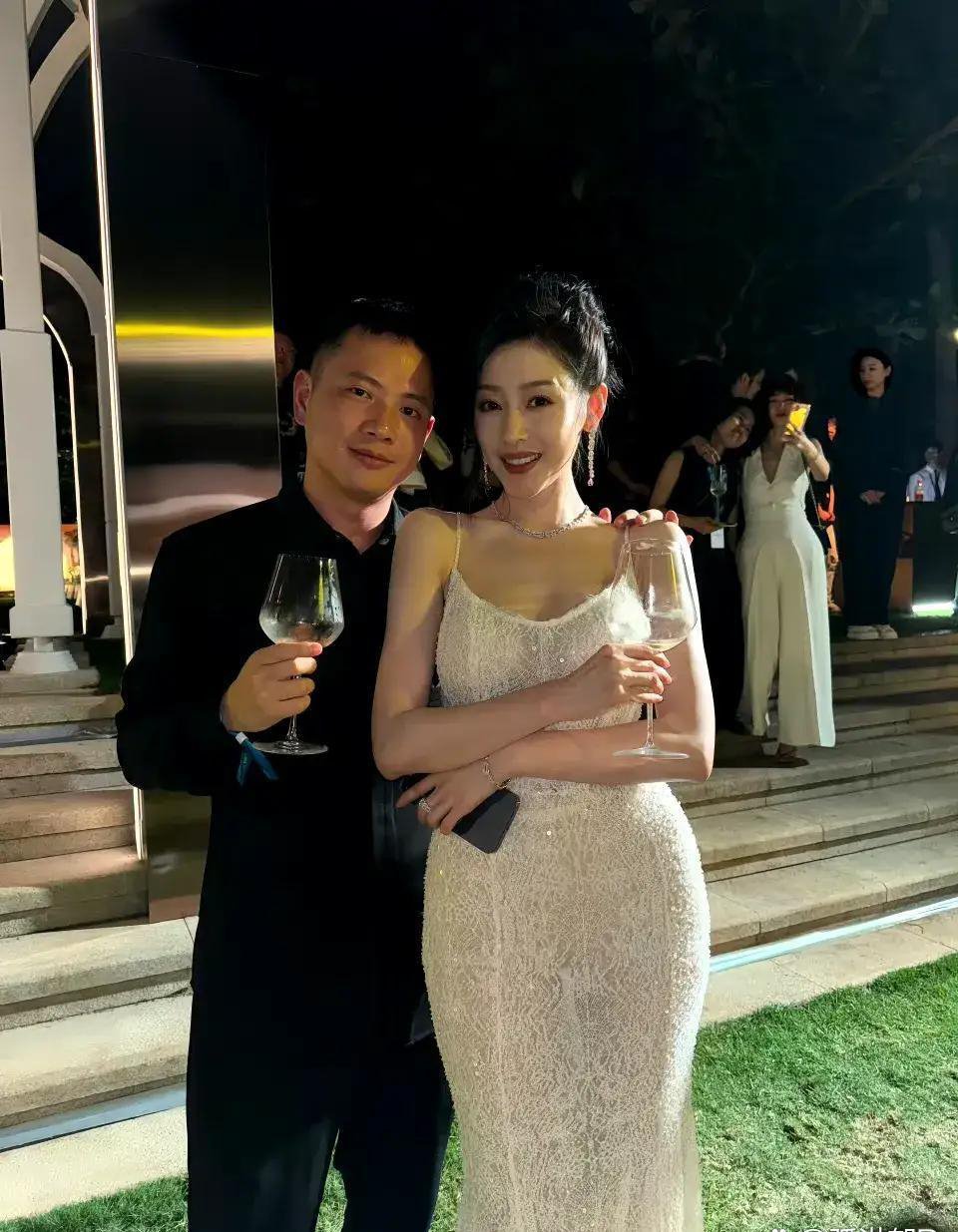 张天爱的胯才是真胯啊，他们关系应该挺好吧 