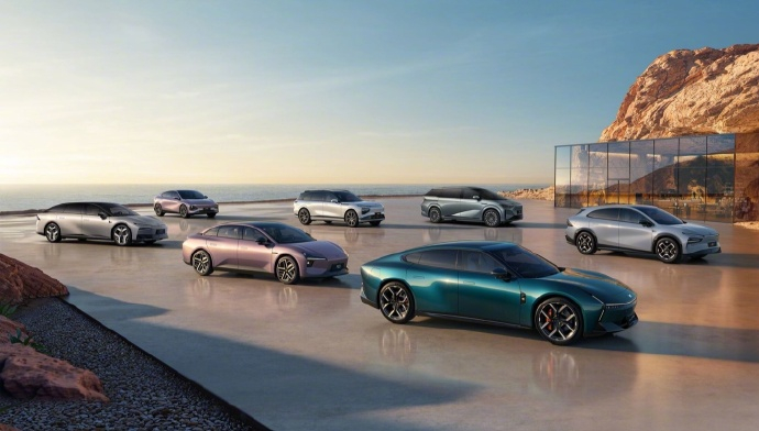 【何小鹏：小鹏汽车今年物理 AI 相关研发投入预计提升至 70 亿元】何小鹏提到